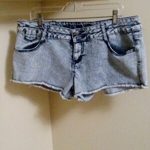 Vanilla star size 17 short denim shorts